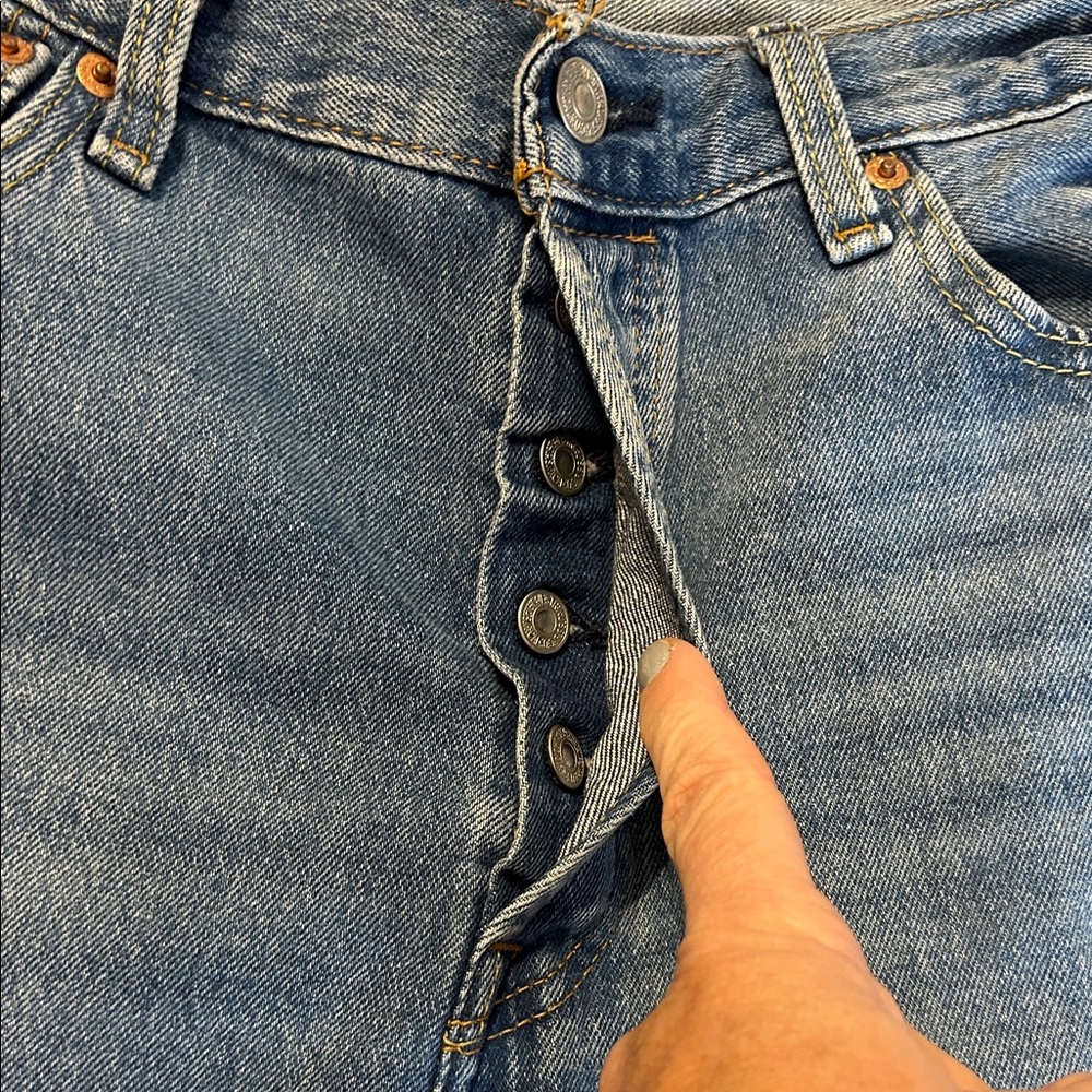 LEVI'S Men's 501 Classic Blue Straight Jeans Button Fly Denim Medium 34 X 34 - Picture 7 of 8